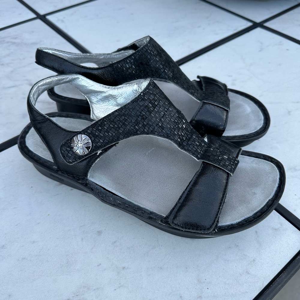 Alegria women’s black comfort walking wedge sandals  size 40 Euro 9.5 US
